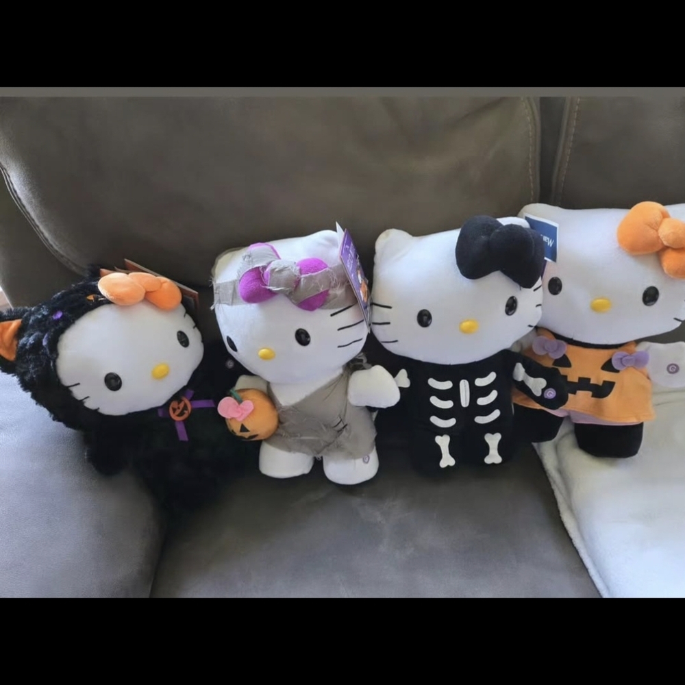 Hello Kitty Halloween Plush Set